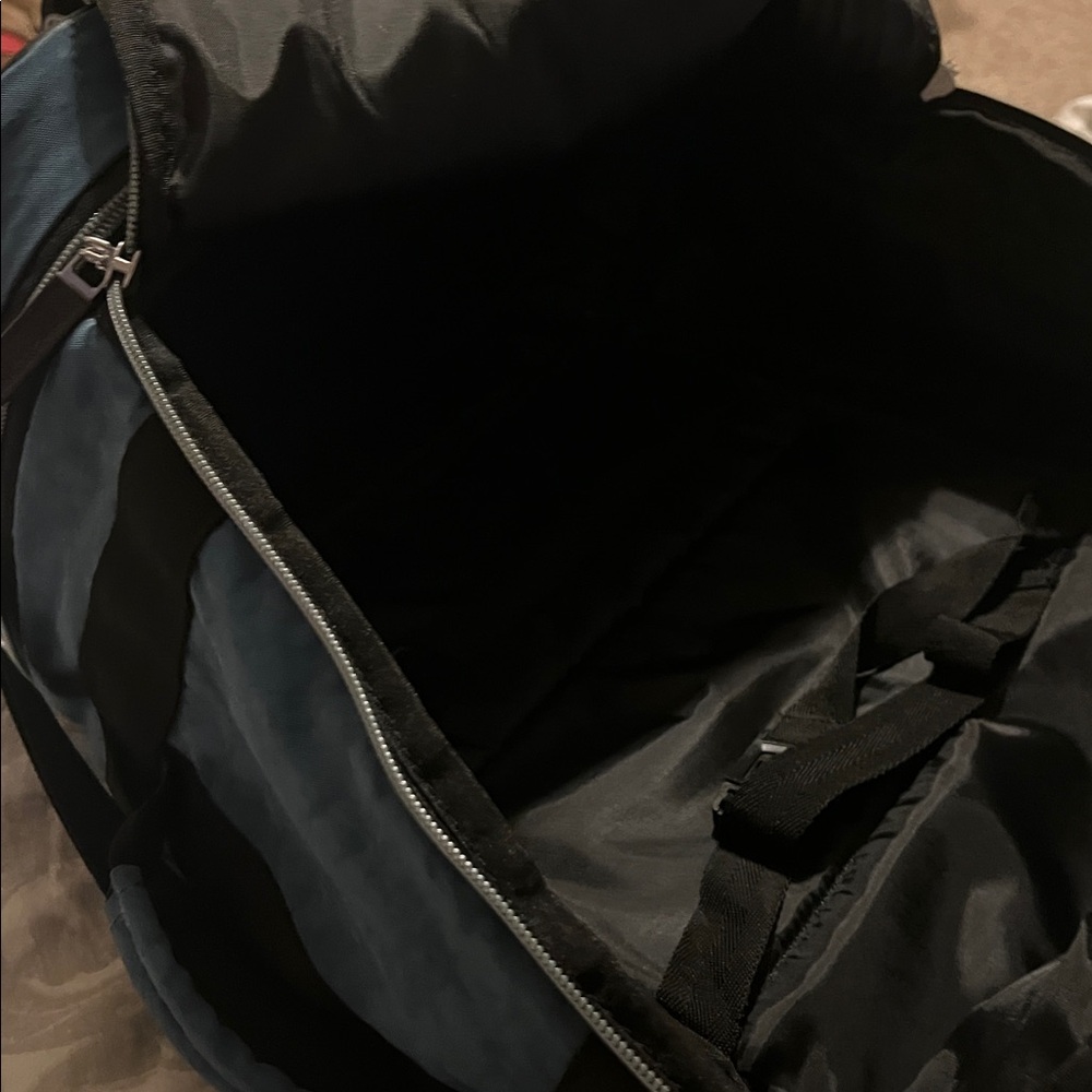Biaggi Blue Travel Bag NWOT - Picture 9 of 9